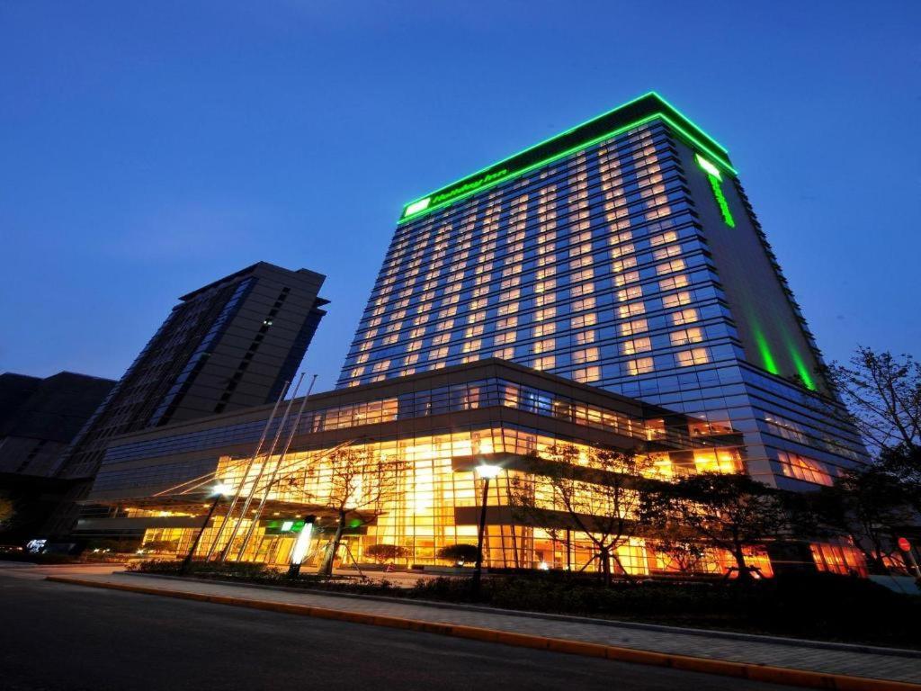 Holiday Inn Xi'An Greenland Century City Exterior photo